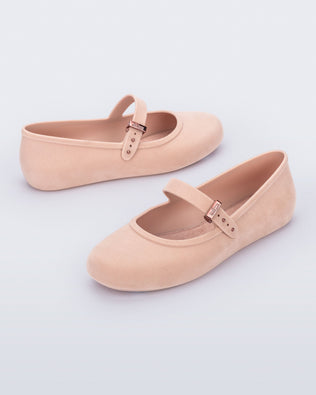 Product element, title Soft Ballerina Velvet in Roze
 price €53,40