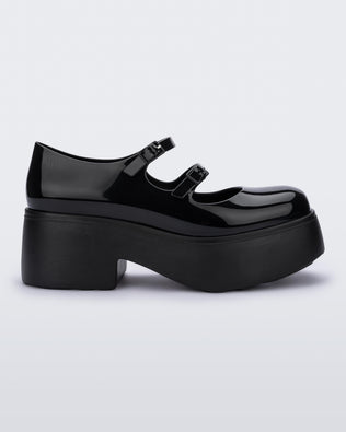 Product element, title Farah in Black
 price €96,00