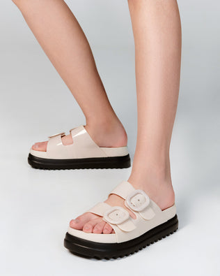 Product element, title Cozy Platform en Beige/Noir
 price €99,00