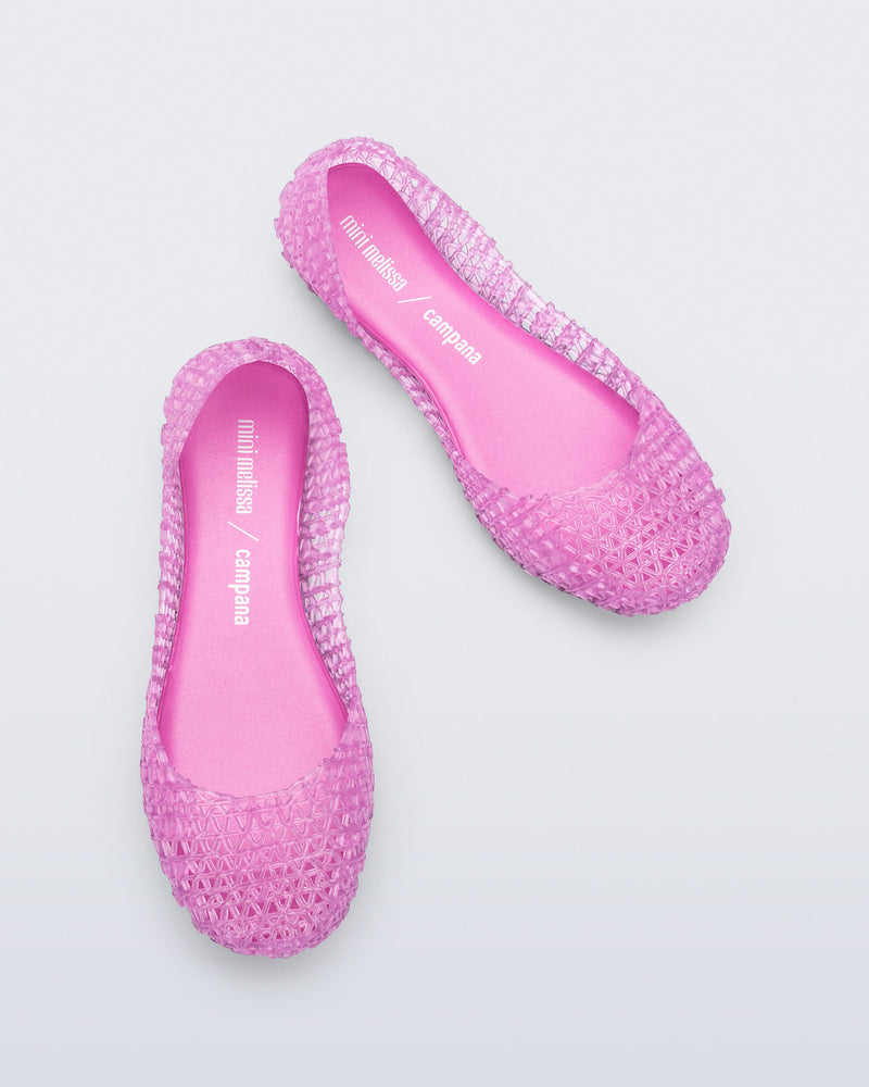 Top view of a pair of pearly pink Campana kids ballerinas
