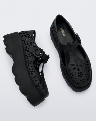 Product element, title Kick Off Lace in Nero
 price €69,50