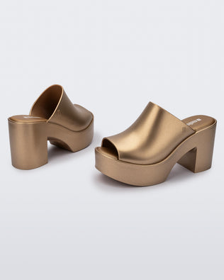 Product element, title Mule Hype in Gold
 price €77,40
