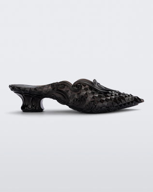 Product element, title Court Shoe in Clear Black
 price €124,50