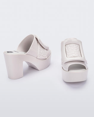 Product element, title MELISSA MULE BUCKLE UP VIKTOR in White/White
 price €52,00