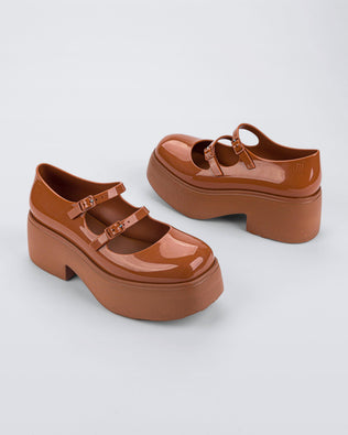Product element, title Farah in Brown
 price €67,20