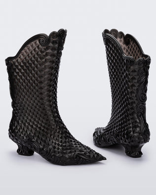 Product element, title Court Boot in Black
 price €173,60