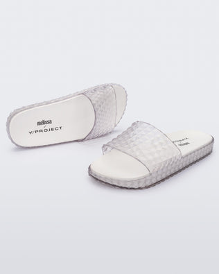 Product element, title Court Slide in Clear/White
 price €58,00