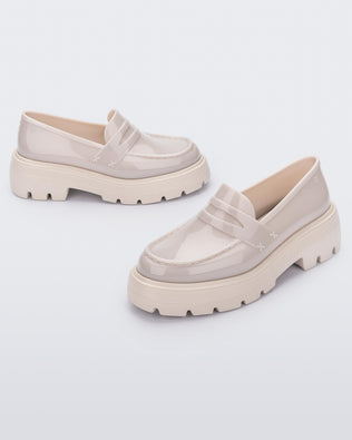 Product element, title Royal in Beige
 price €49,50