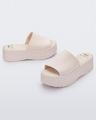 Product element, title Becky in Beige
 price €117,00