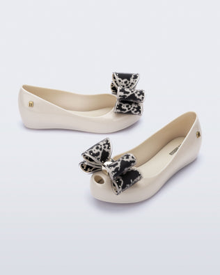 Product element, title Ultragirl Classic Bow in Beige/Black
 price €69,00