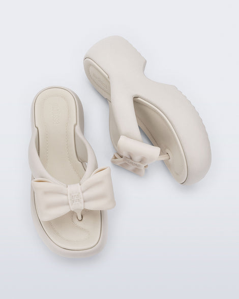 Free Fuzzy Platform Bow
