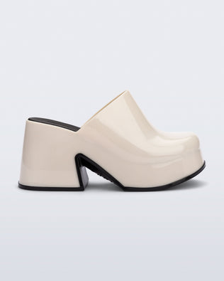 Product element, title Mia in Beige
 price €119,00