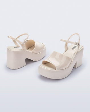 Product element, title Lina in Beige
 price €139,00