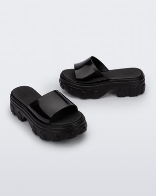 Product element, title Ella Slide in Black
 price €99,00