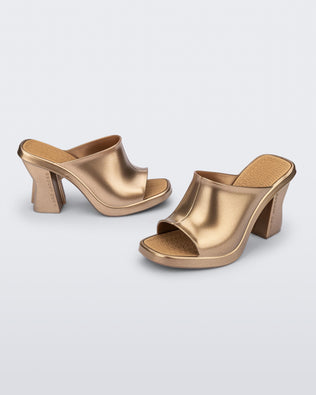 Product element, title Mule in Gold
 price €177,00