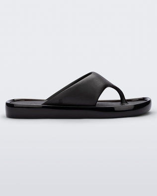 Product element, title Float in Black
 price €79,00