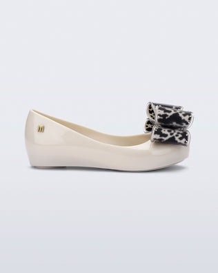 Product element, title Ultragirl Classic Bow in Beige/Black
 price €69,00