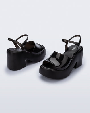 Product element, title Lina in Black
 price €139,00