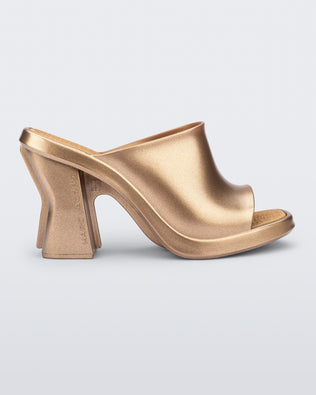 Product element, title Mule in Gold
 price €177,00