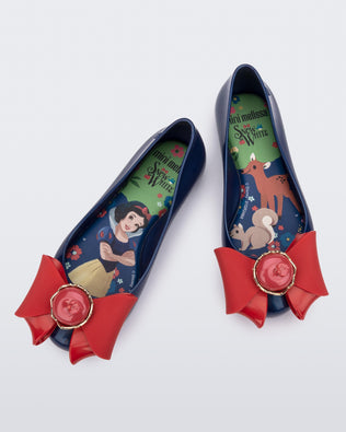 Product element, title Sweet Love Snow White in Metallic Blue
 price €55,30