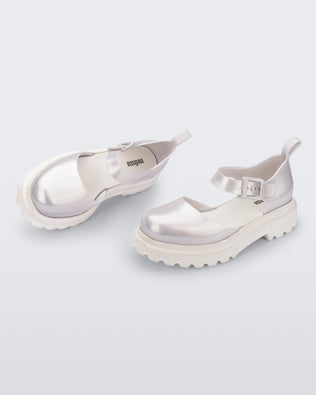 Product element, title Ellie in Pearly White
 price €59,40