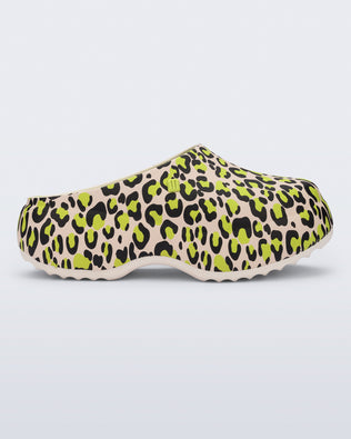 Product element, title Free Clog Print Platform in Beige/Green
 price €83,40