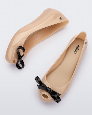 Product element, title Ultragirl Bow in Beige/Black
 price €41,40