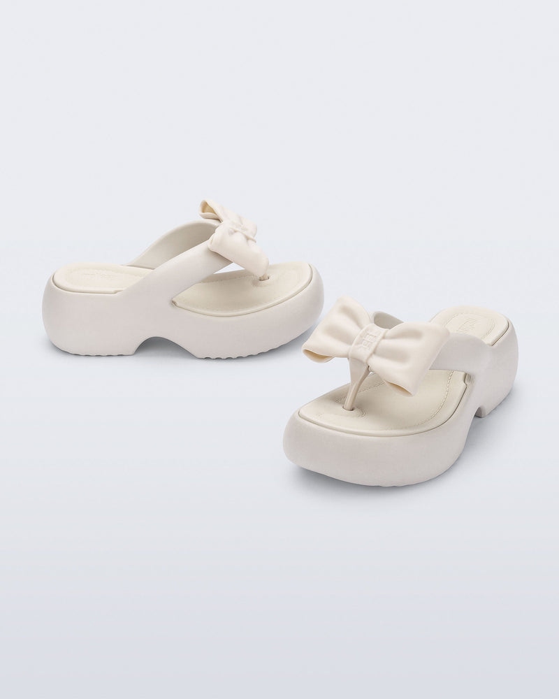 Free Fuzzy Platform Bow