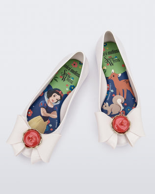 Product element, title Sweet Love Snow White in White
 price €55,30