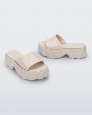 Product element, title Ella Slide in Beige
 price €99,00