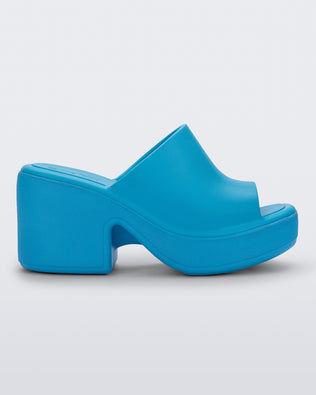 Product element, title Free High in Blue
 price €129,00