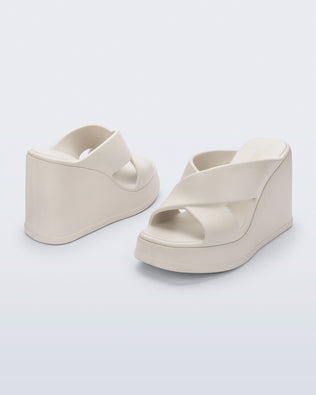 Product element, title Free Vibe in Beige
 price €129,00