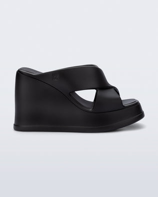 Product element, title Free Vibe in Black
 price €129,00