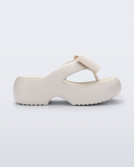 Free Fuzzy Platform Bow