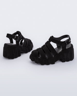 Product element, title Megan Velvet in Black
 price €89,40