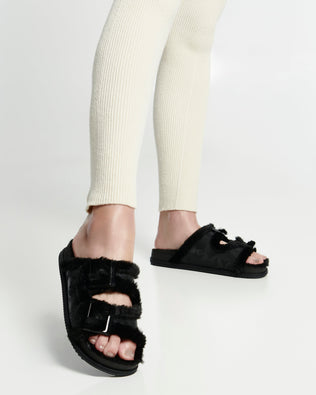 Product element, title Cozy Warm Slide in Black
 price €119,00