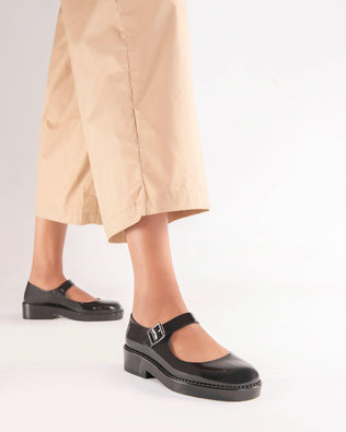 Product element, title Lola in Black
 price €32,40