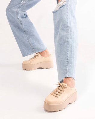 Product element, title Kick Off Sneaker in Beige
 price €53,00